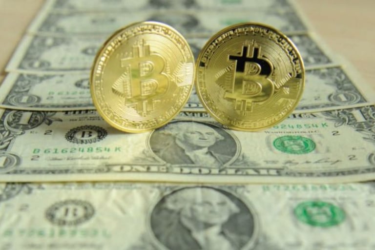 Al día de hoy, una unidad de bitcoin cotiza en US$62.000, un valor que no deja de subir desde el mes de enero de este año
