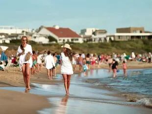 Como nunca, las playas de José Ignacio se llenaron de turistas argentinos 