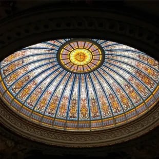 La cúpula del Palacio Paz es uno de los trabajos de restauración más importantes realizados por Farina Ruiz. Recibió el primer premio del concurso Patrimonio 2019 realizado por el Fondo Nacional de las Artes.