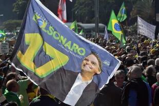 Bolsonaro se aferra a su base para avanzar en sus denuncias contra el voto electrónico, pero la falta de pruebas le juega en contra