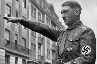La serie Adolf presenta a tres hombres durante la Segunda Guerra Mundial: Adolf Kamil, hijo de judíos; Adolf Kauffmann, hijo de un nazi con una japonesa; y Adolf Hitler