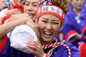 Así es el milenario "festival desnudo" de Japón en el que por primera vez participaron las mujeres