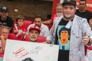 Pintó en vivo a Maradona y ahora su cuadro será puesto en una subasta millonaria con fines solidarios