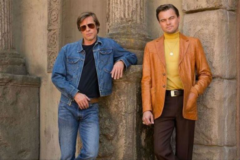 La primera imagen oficial de Cliff (Pitt) y Rick (DiCaprio) en el Hollywood de los sesenta según Tarantino.