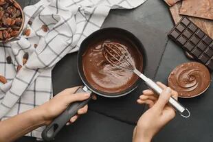 Cuánto más porcentaje de cacao tenga un chocolate, menos porcentaje de azúcares y grasas va a tener y va a ser más beneficioso para la salud