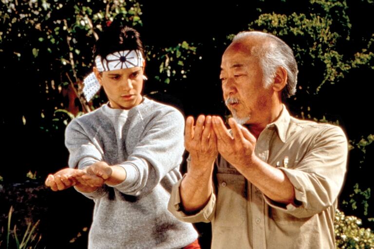 Una dupla imbatible: Daniel LaRusso y el señor Miyagi, su gran maestro en Karate Kid