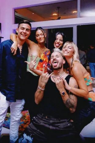 Fiesta en Miami: Stefi y Ricky Montaner junto a Oriana Sabatini, Paulo Dybala y Emilia Mernes