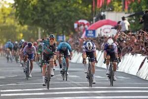 Con sus cucardas de Tour, Giro y Vuelta, el primer ganador muestra el nivel de la Vuelta a San Juan