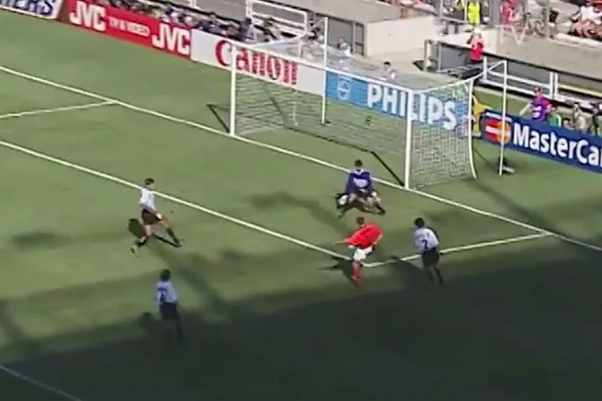 En Francia 1998 Holanda ganó con un agónico gol de Dennis Bergkamp y avanzó a semifinales