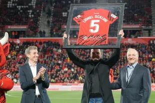 Lionel Scaloni fue homenajeado en España por Mallorca, uno de sus clubes como futbolista