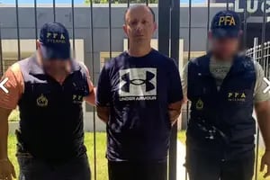 Arrestaron a un traficante de armas argentino y a su esposa exmodelo por la venta de fusiles al peligroso Primer Comando Capital