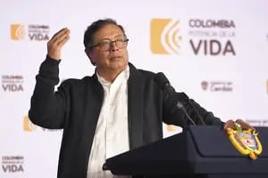 En medio de la polémica, Petro explica por qué quiere cambiar la Constitución de Colombia