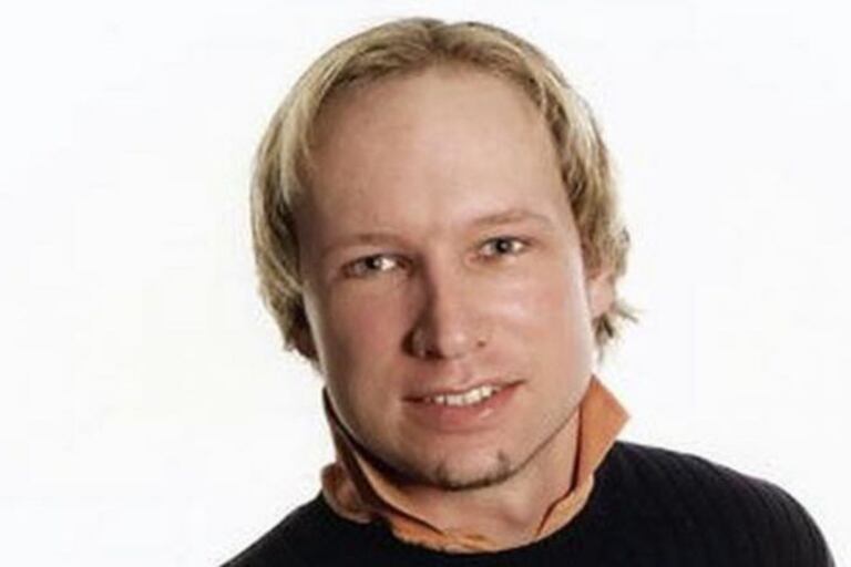 El noruego Anders Breivik, que cumple una sentencia de 21 años por el asesinato de 77 jóvenes en 2011, ha intercambiado cientos de cartas con una mujer conocida como "Victoria" que dice estar enamorada de él