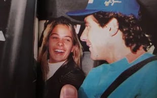 Adriane Galisteu, la novia modelo de Senna, quedó relegada en el velorio de su pareja.