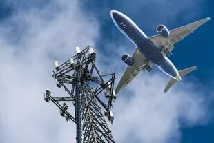Europa permitirá las conexiones 5G en los vuelos sobre su territorio, aunque los aviones deberán montar una pequeña antena