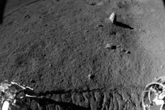 Un robot espacial chino descubre una extraña roca en el lado oculto de la Luna