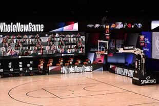 Así se verán las gradas virtuales con fanáticos conectados con la función Juntos de Microsoft Teams durante los partidos de la NBA