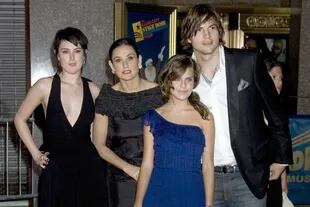 Demi Moore, en la premier de Duro de matar 4.0 junto a dos de sus hijas y Kutcher