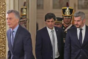 Ratificado por Macri, Peña retoma la gestión y se corre por ahora de la campaña