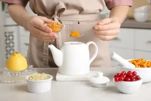 Los cinco beneficios para la salud de tomar té de cúrcuma todos los días y cómo prepararlo