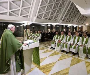 Los obispos compartieron anteayer una misa con Francisco