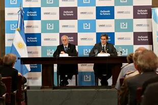 Taiana encabezó la apertura del ciclo de debates para la elaboración del Libro Blanco de la Defensa 2023, junto al rector de la Undef, Jorge Battaglino