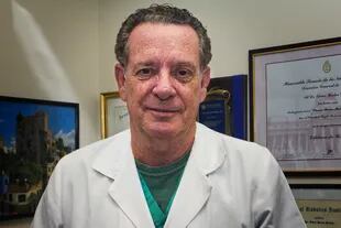 El doctor Oscar Damia, jefe Urología del Hospital Italiano, contó las ventajas que tiene el Da Vinci a la hora de operar