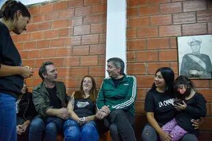 Máximo Kirchner, con Mayra Mendoza en la inauguración de la unidad básica "Tiago Ares", en Quilmes Oeste, el último sábado