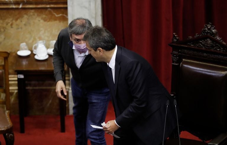El presidente de la Cámara de Diputados, Sergio Massa, y el jefe del bloque del Frente de Todos, Máximo Kirchner.