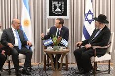 Juan Manzur fue recibido por el presidente israelí Isaac Herzog y participó de Janucá