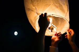 Un globo pirotécnico dejó sin luz a 200.000 personas en Neuquén