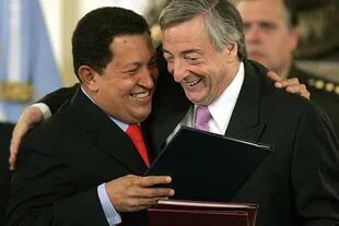Hugo Chávez y Néstor Kirchner firmaron acuerdos con PDVSA