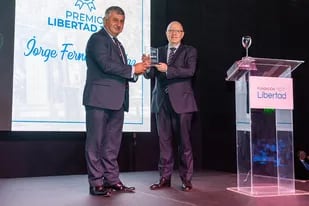 Jorge Fernández Díaz fue distinguido en Rosario con el premio Libertad