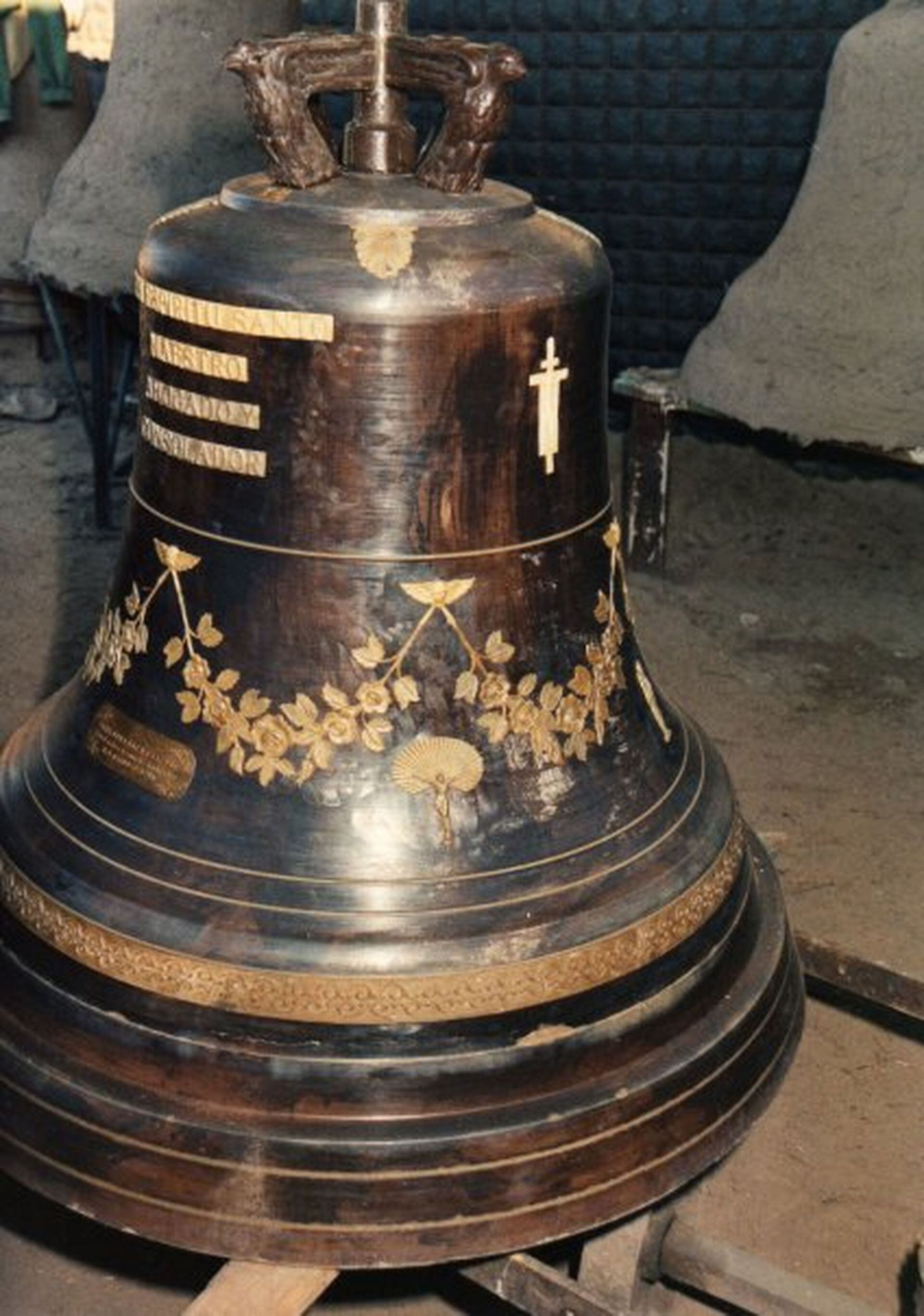 Gli stampi delle campane vengono prima realizzati in cera.