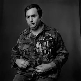Retrato de Jorge Alberto Altieri, tomado en la ciudad de Buenos Aires, en 2007. Altieri fue oldado conscripto (clase 1962) e integró el Regimiento de Infantería Mecanizado 7