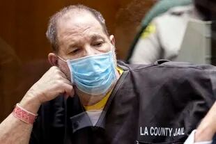 The cinematic producer Harvey Weinstein follows the press at the Twin Towers Correctional Center in Los Angeles