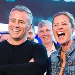 Sabine, en uno de los programas de Top Gear, con Matt LeBlanc, uno de los protagonistas de la serie "Friends". Crédito: Instagram