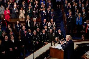 El presidente de los Estados Unidos, Joe Biden, pronuncia su discurso sobre el estado de la Unión durante una reunión conjunta del Congreso en la Cámara de Representantes del Capitolio de los Estados Unidos el 7 de febrero de 2023 en Washington, DC.