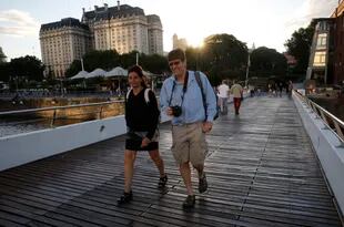 La llegada de más visitantes: el turismo se convirtió en los últimos años en el cuarto complejo exportador de la Argentina; la estimación oficial es que en 2020 habrá 9 millones de viajeros llegados desde el exterior y que la actividad será la fuente de empleos para 1,5 millones de personas