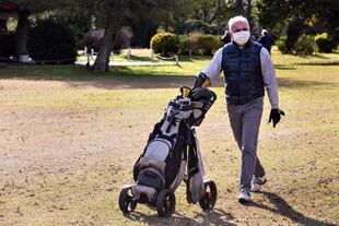 Práctica de golf con protocolo en el Club Privado El Ombú, de Ezeiza