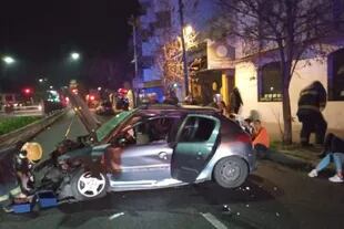 Agronomía: Un auto  chocó contra el Metrobus de San Martín: al menos seis heridos