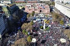 Una multitudinaria concentración oficialista dio su apoyo a Cristina Kirchner