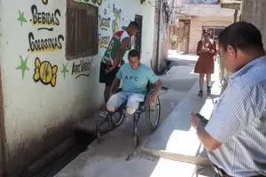 Ordenan nivelar calles y veredas para que las personas con discapacidad puedan entrar y salir de un barrio porteño