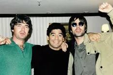 Oasis: la muerte de Maradona cerró (temporalmente) la grieta entre los Gallagher