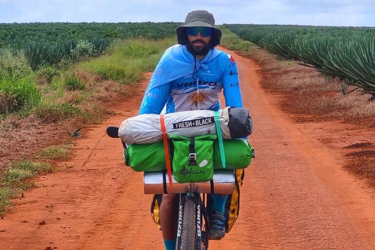 Leandro Blanco Pighi en los caminos de Tanzania
