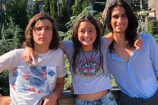 Valentín, Azul y Franco, los tres hijos de Romina