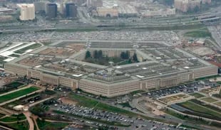 Fotografía de archivo del 27 de marzo de 2008 de una vista aérea del Pentágono, en Washington. (AP Foto/Charles Dharapak, Archivo)