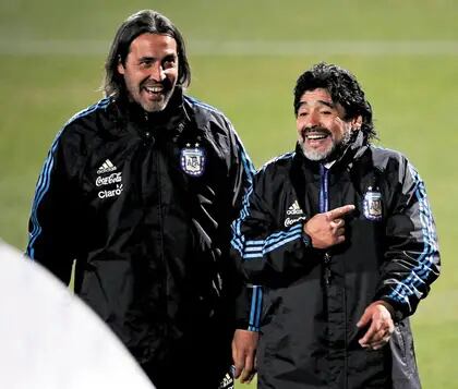 Batista asistió a Diego Maradona en el cuerpo técnico en el Mundial Sudáfrica 2010; luego, se quedó en el seleccionado, del que Julio Grondona forzó a salir al ex capitán.