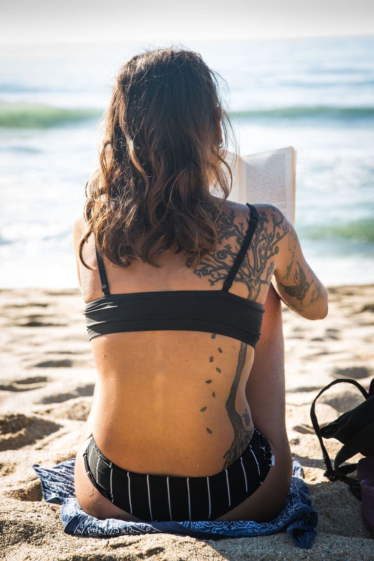 Tatuajes playeros en la playa de San Pancho.