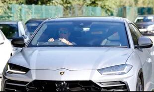 Cristiano Ronaldo a bordo de su Lamborghini Urus, uno de los vehículos de su ostentosa flota